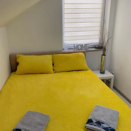 Nika アパート パレ