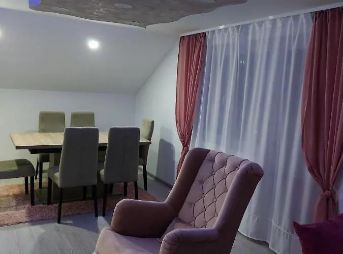 Nika דירה פאלה